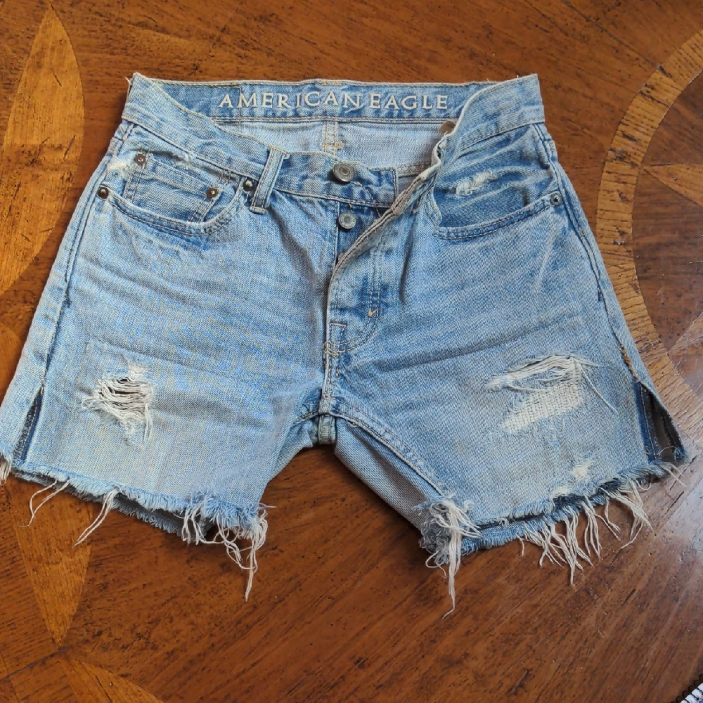 American Eagle Outfitters Women's Blue Ripped Jean Shorts -26
